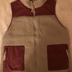 NWOT never worn - Sherpa and cotton zip-up vest #abercrombie #vest #fullzip